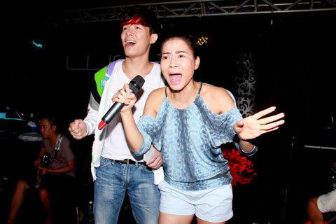 Thu Minh va Nathan Lee