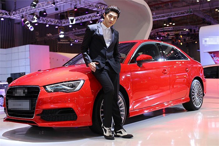 Chàng ca sỹ điển trai được chọn làm gương mặt đại diện cho 1 dòng xe mới