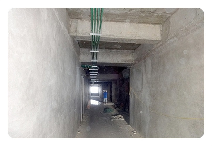 Trung tâm thương mại, dịch vụ, vui chơi, giải trí được bố trí ngay tại tầng dưới của tòa nhà, với nhiều thương hiệu nổi tiếng đáp ứng nhu cầu shoping, ẩm thực, Spa, cafe và quán bar