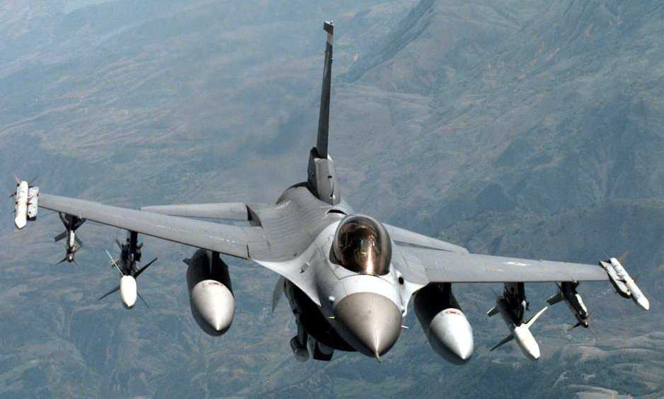 Máy bay tiêm kịch F-16
