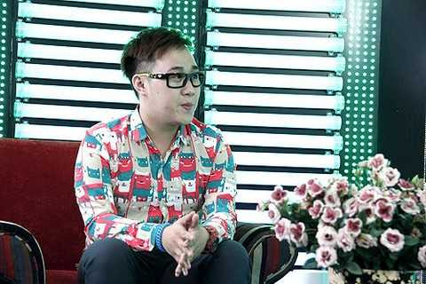 Trung Quân Idol: “Trong showbiz ít sự thật lắm!”