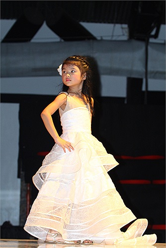 Phong thái tự nhiên của Bảo Tiên khi trình diễn khiến cho nhiều người phải trầm trồ.