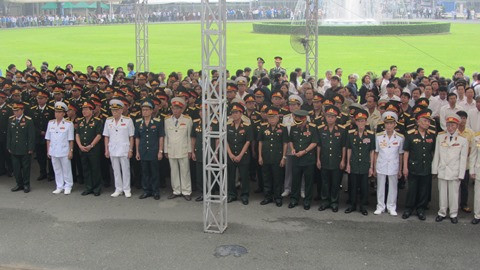 TP.HCM: Xúc động giây phút dâng hương viếng Đại tướng