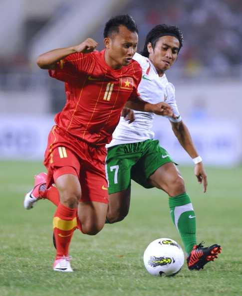 Trong Hoàng vừa ghi 2 bàn vào lưới Qatar