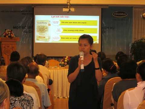 Vinamilk chăm sóc sức khoẻ cho Người cao tuổi Đồng Nai