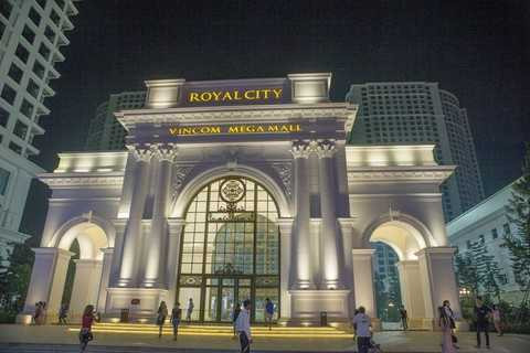 Royal City: Phát hành thẻ mua sắm Vincom Loyalty