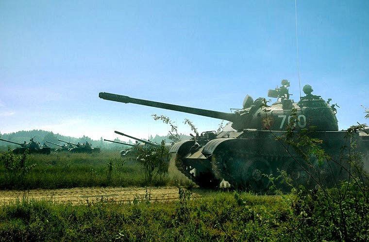 T-54 đã được trang bị cho quân đội ta từ trong kháng chiến chống Đế quốc Mỹ và vẫn là xe tăng chủ lực cho tới tận ngày nay.