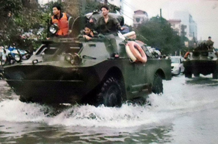 Ngoài BTR-152, theo các hình ảnh mới đăng tải của Báo Quân đội Nhân dân thì Quân khu 5 đã điều động xe bọc thép trinh sát lội nước BRDM-2 để sẵn sàng ứng phó siêu bão Haiyan. 