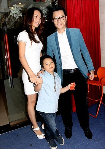 Chỉ có thể nói, dù cuộc sống có lúc thuận lợi, lúc khó khăn, tôi vẫn yêu từng khoảnh khắc mà tôi có với gia đình nhỏ của mình'.