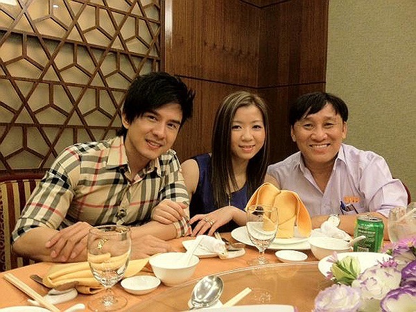 Sự việc thêm rắc rối khi Dung Peppy đã chia sẻ một đường link của cộng đồng người Việt ở Mỹ với tiêu đề Thực sự vợ Đan Trường là ai? kèm lời bình luận: Sao mọi người, hãy vào xem nhé!