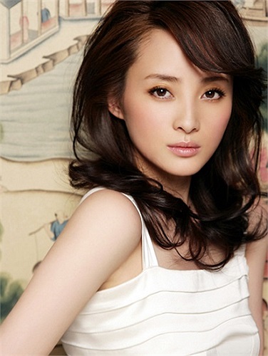 Cái tên cuối cùng được nhắc tới là nữ diễn viên kiêm người mẫu Tưởng Cần Cần (1975).