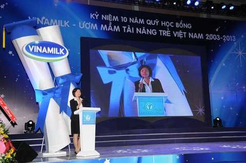 Kỷ niệm 10 năm Quỹ học bổng “Vinamilk – Ươm mầm tài năng trẻ Việt Nam”