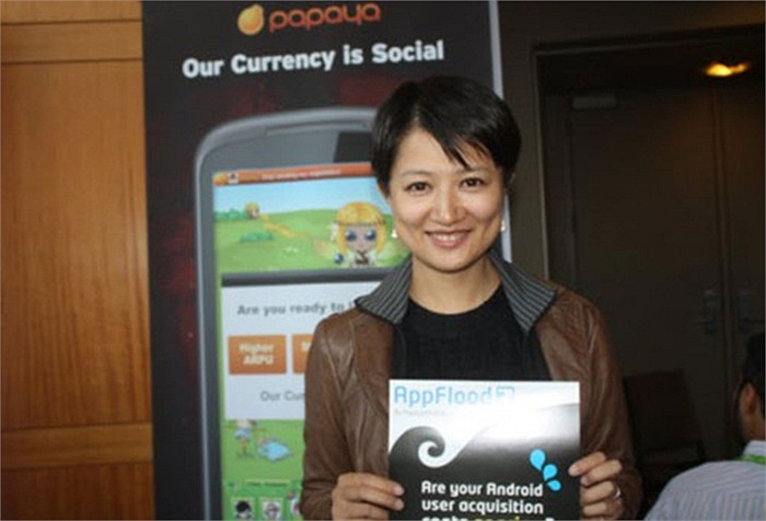 Shen Si, 31 tuổi, người Trung Quốc, người sáng lập và Giám đốc điều hành của Papaya Mobile. Shen Si làm việc trong nhóm di động của Google 5 năm trước khi hợp tác với người bạn để sáng lập nên công ty trò chơi trên điện thoại di động vào năm 2008. 