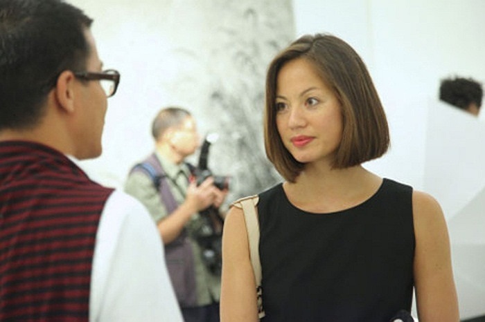 Noni Purnomo, 43 tuổi, người Indonesia, là Phó chủ tịch phát triển kinh doanh của tập đoàn Blue Bird ở Indonesia. Tập đoàn Blue Bird ban đầu được thành lập bởi bà ngoại của Noni với 25 xe taxi trong năm 1972. 