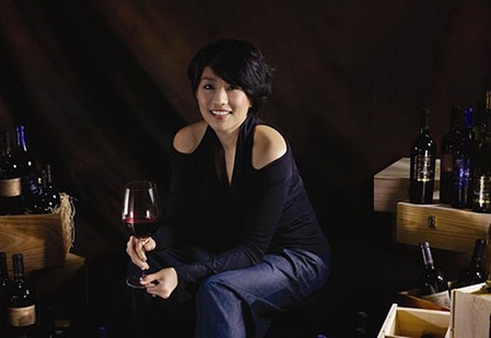 Nandini Piramal, 32 tuổi, người Ấn Độ, là giám đốc điều hành kiêm giám đốc nhân sự của Piramal Enterprises - công ty y tế dược phẩm có trụ sở tại Mumbai, Ấn Độ. 