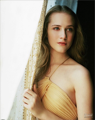 Với tài năng thiên bẩm và sắc đẹp ngày càng rực rỡ, Evan Rachel Wood hoàn toàn đủ khả năng trở thành một trong những ngôi sao sáng nhất tại Hollywood trong tương lai.