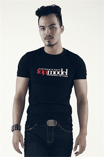 Tạ Thúc Bình là một trong số những thí sinh có gương mặt được đánh giá là cực kỳ nam tính và có phần giống rocker Trần Lập. Tuy theo học ở một ngành khá khô khan (Địa khí hóa), nhưng Bình có một niềm đam mê với thời trang rất cuồng nhiệt. 