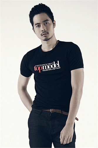 Từng là một diễn viên được yêu thích trong phim Bộ tứ 10A8, Dương Mạc Anh Quân với thể hình chuẩn đã trở thành tâm điểm chú ý của truyền thông và khán giả khi đến với vòng sơ tuyển Vietnam’s Next Top Model 2013 tại TP Hồ Chí Minh. 