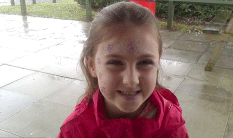 Lauryn là một bé gái xinh xắn và khỏe mạnh