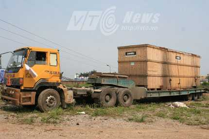 Xe chở cấu kiện, thiết bị nguyên chiếc quá tải trọng, quá khổ