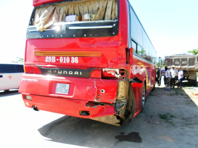 xe tải, xe khách, tai nạn liên hoàn