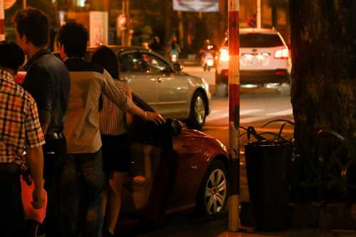 Vành xe 7 chấu bất đối xứng.