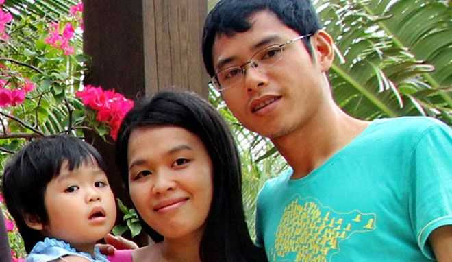 Vợ chồng Phạm Văn Thắng - Quỳnh Phương và con gái.