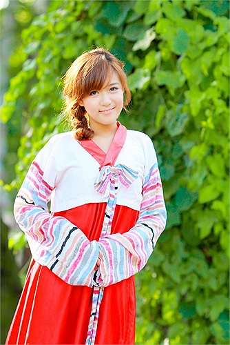 Hồi bé Thảo Hương thích được trở thành siêu nhân, nhưng thực tế hơn cô bạn đang phấn đấu và cố gắng để trở thành một teen model thật tốt trong thời điểm này.