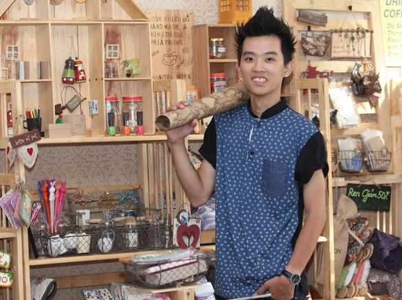 Đỗ Viết Tuấn chấp nhận bỏ ĐH Luật Hà Nội để theo đuổi đam mê với handmade của mình.