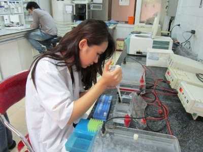  Eve là chủ nhân của một công trình nghiên cứu về loại cá tại Mỹ