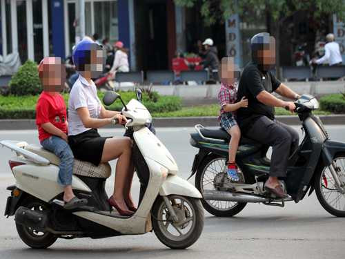 Ngực lép sẽ không được lái xe? 