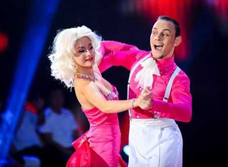 Ai sẽ là kẻ dọn đường đầu tiên cho Bước nhảy hoàn vũ?