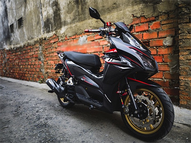 Phong cách thiết kế của mãu xe Air Blade độ được lấy cảm hứng từ siêu mô tô Kawasaki Z1000.