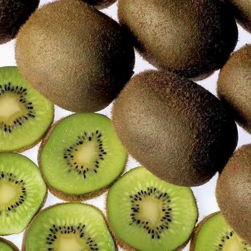 Trái kiwi đã được chứng minh mang lại nhiều lợi ích cho sức khỏe của hệ hô hấp. Bên cạnh đó, trái kiwi còn là nguồn phong phú chất antioxidants, có tác dụng bảo vệ cơ thể trước các gốc tự do gây hại.