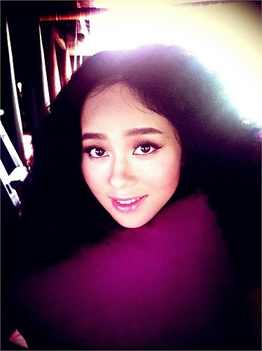 Hoàng Quyên luôn thích tự làm mình già trước tuổi.