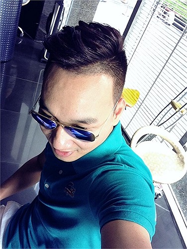 MC Thành Trung trở lại sau khi phẫu thuật chân.