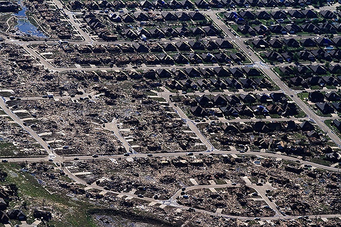 Cảnh tan hoang do trận lốc xoáy ở Thành phố Oklahoma, Mỹ