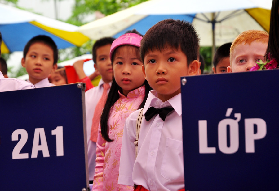 Hiện cậu bé học lớp 2A1. Năm học mới này Thiện Nhân được trường tặng học bổng toàn phần cho tới hết cấp tiểu học.