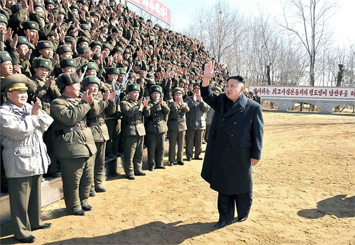 Các binh lính đơn vị quân đội 1973 tiếp đón ông Kim Jong-un