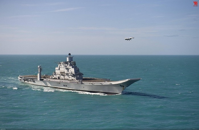 Tàu sân bay Vikramaditya dài 283m, rộng 51m, có trọng lượng giãn nước 45.000 tấn