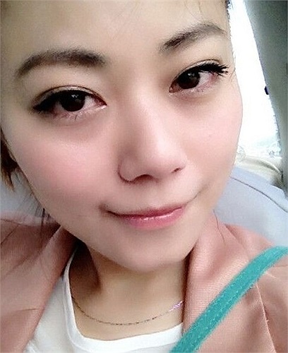 Sau trận động đất, cư dân mạng không ngừng bàn tán, khen ngợi nghĩa cử cao đẹp của nữ phóng viên tâm huyết này