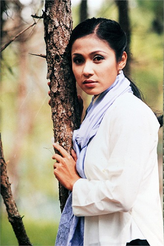 Vắng bóng một thời gian, sau Người đẹp Tây Đô thì vai Thể Phụng trong phim Sương gió biên thùy đưa Việt Trinh trở lại thời đỉnh cao.