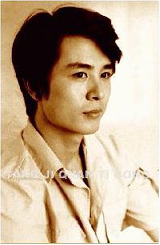 'Trần Huyền Trang' ngoài đời thời trẻ, hết sức thư sinh.