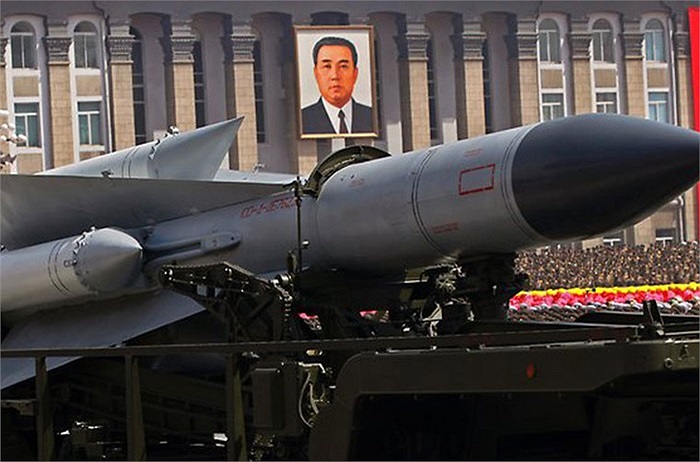 Hiện, Triều Tiên được cho là sở hữu khoảng 4-6 tiểu đoàn S-200 bố trí gần khu phi quân sự (DMZ) và mở rộng về phía Bắc bao bọc thủ đô Bình Nhưỡng