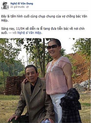 Bức ảnh cuối cùng ông chụp cùng vợ - người đàn bà ông mong ngóng đau đáu suốt mấy chục năm ròng.