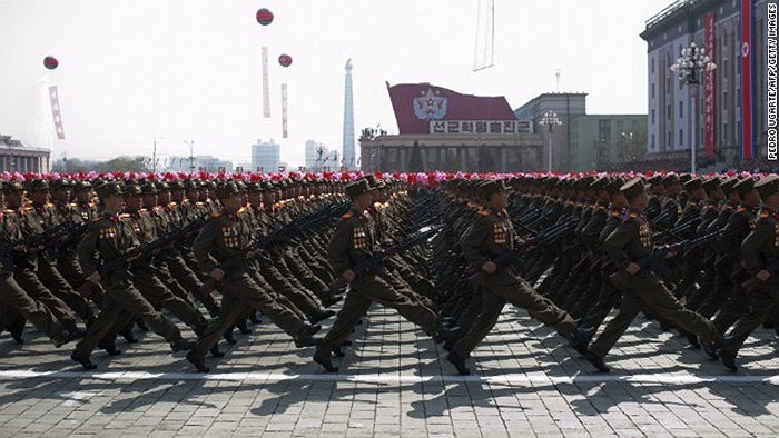 Binh sĩ Triều Tiên trong lễ duyệt binh 15/4/2012