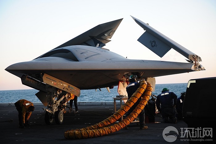 Máy bay không người lái X-47B cất cánh từ tàu sân bay USS George H W Bush ngoài khơi bờ biển bang Virginia hôm 14/5