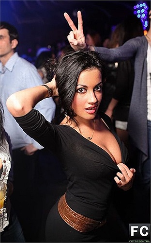 Dễ dàng bắt gặp những cô gái Nga xinh đẹp, quyến rũ trong các hộp đêm