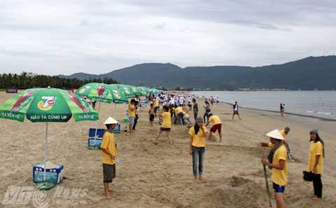 Đà Nẵng, biển, công viên Biển Đông, điêu khắc trên cát, hàng ngàn người, du khách