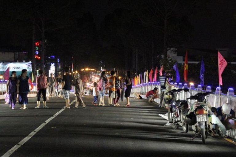 cầu vượt, sài gòn, phố đi bộ, thông xe